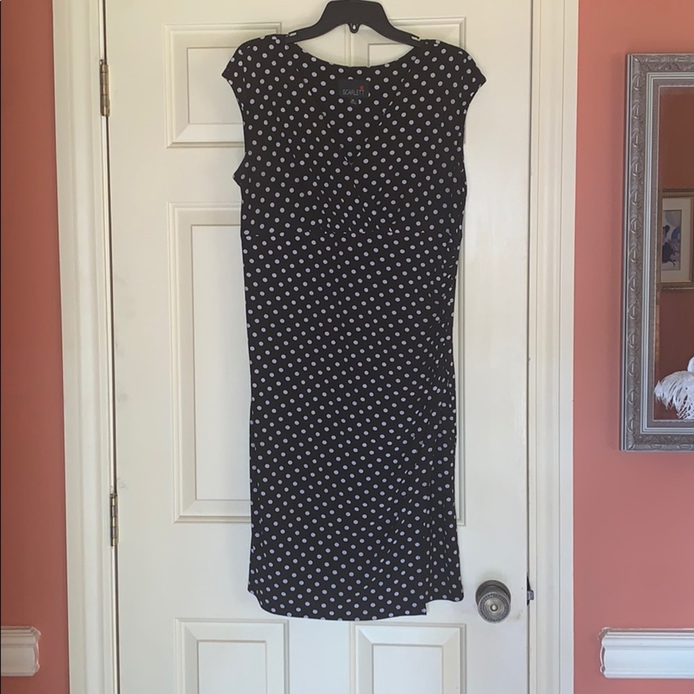 Beautiful Polka Dot Fitting Dress Sz 14